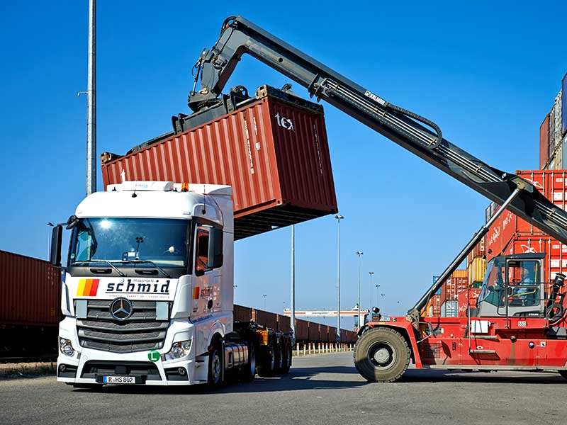 Schmid Transporte und Spedition, Intermodale Transporte und Containerlogistik in Regensburg